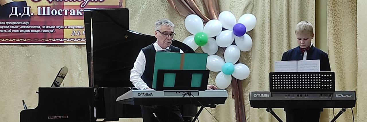 В Курске начался городской открытый фестиваль инструментального и вокального исполнительства