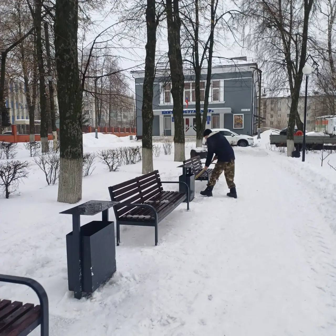 После замечания Евгения Маслова парки и скверы Курска убирают активнее