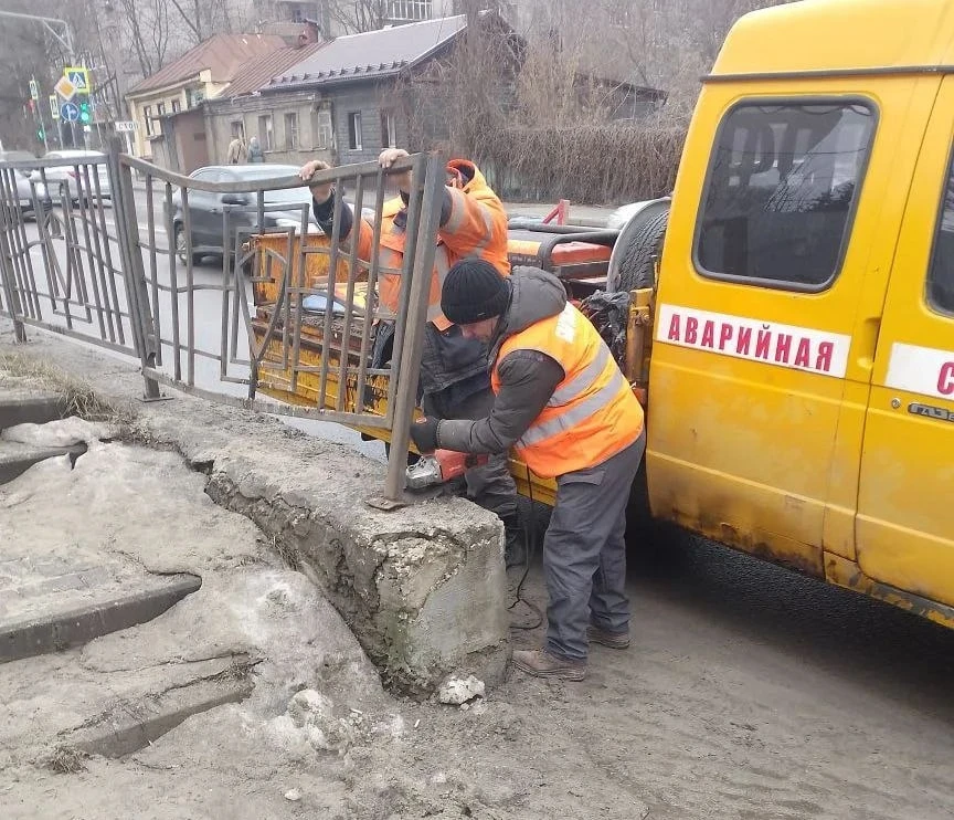 На улицах Курска наводят порядок 80 человек и 49 машин