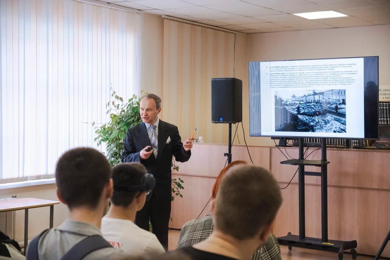 Куряне вспомнили имена героев обороны города