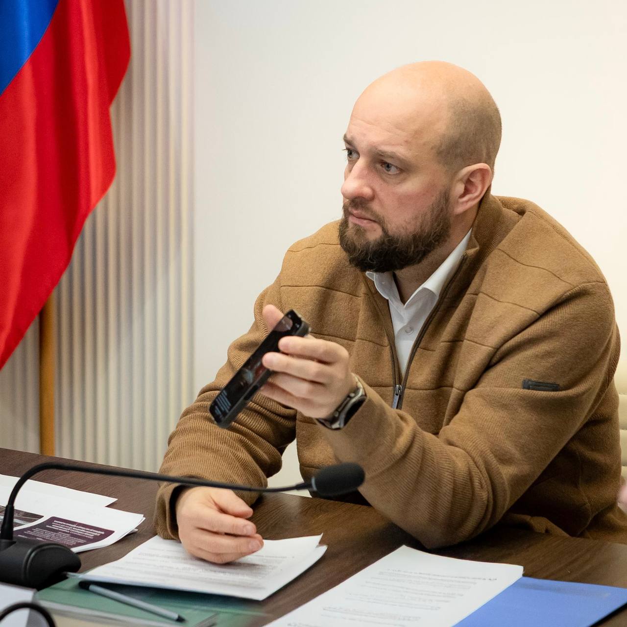 Глава Курска пригласил горожан подписаться на его канал в МАХ