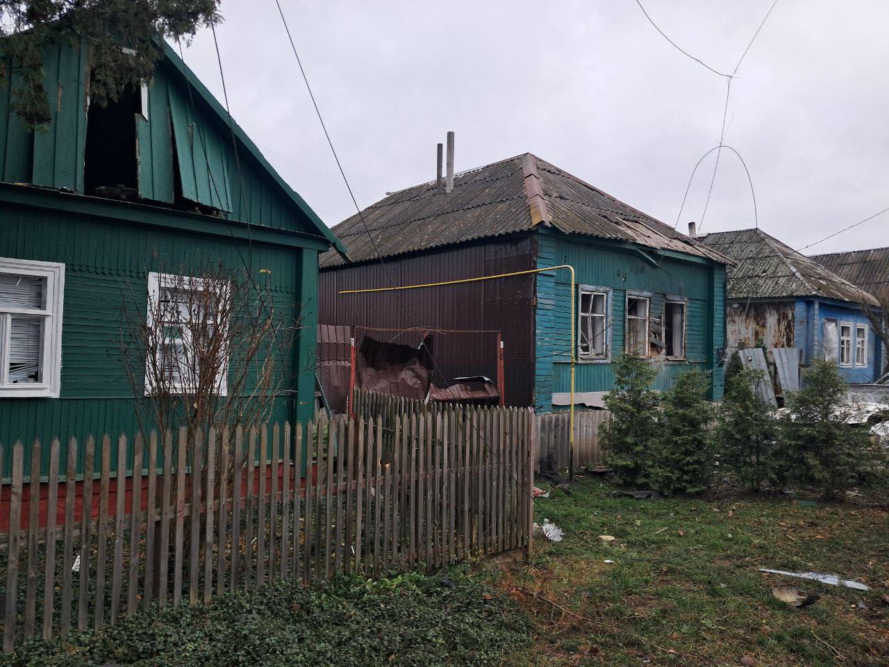 Во Льгове Курской области после атаки ВСУ повреждены шесть частных домов и два автомобиля