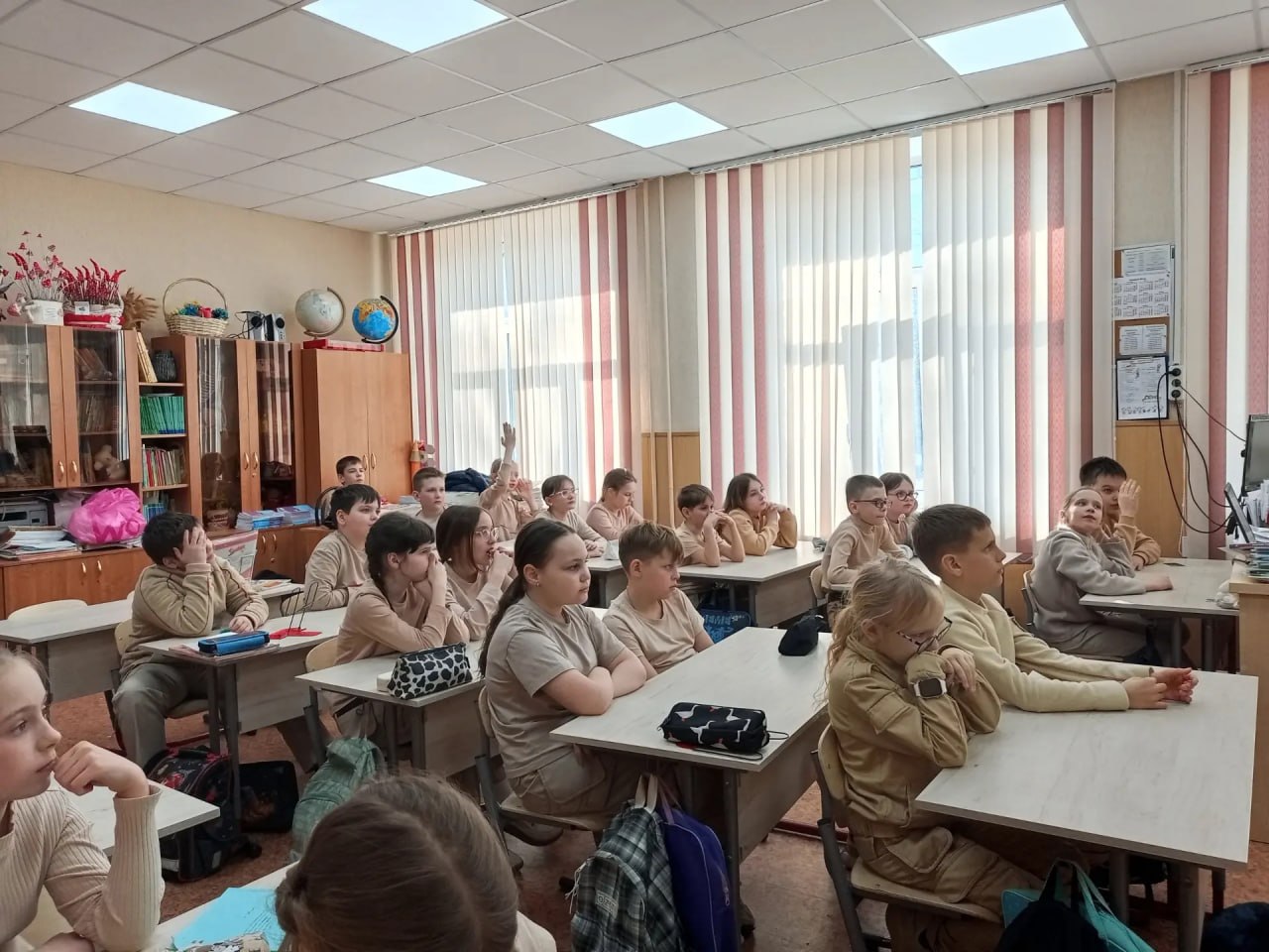 Курские работники библиотеки-филиала № 3 организовали   разговор «Азбука инвестора»