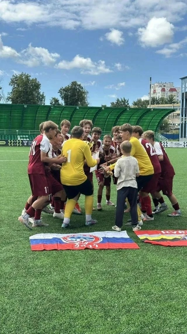 В  Орле курские футболисты стали победителями первенства ЦФО 