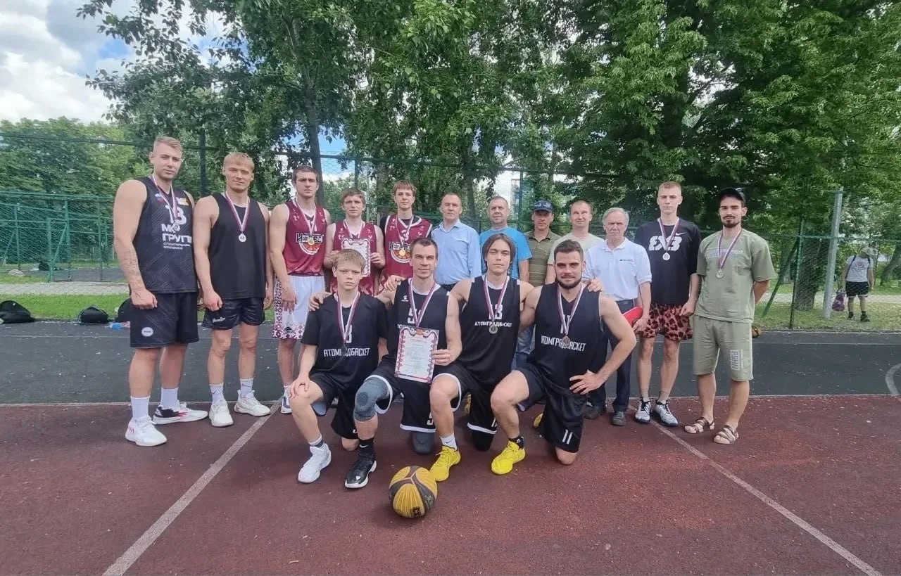 В курском сквере  «Юность» состоялась ежегодная  городская акция  «Спорт — формула жизни»