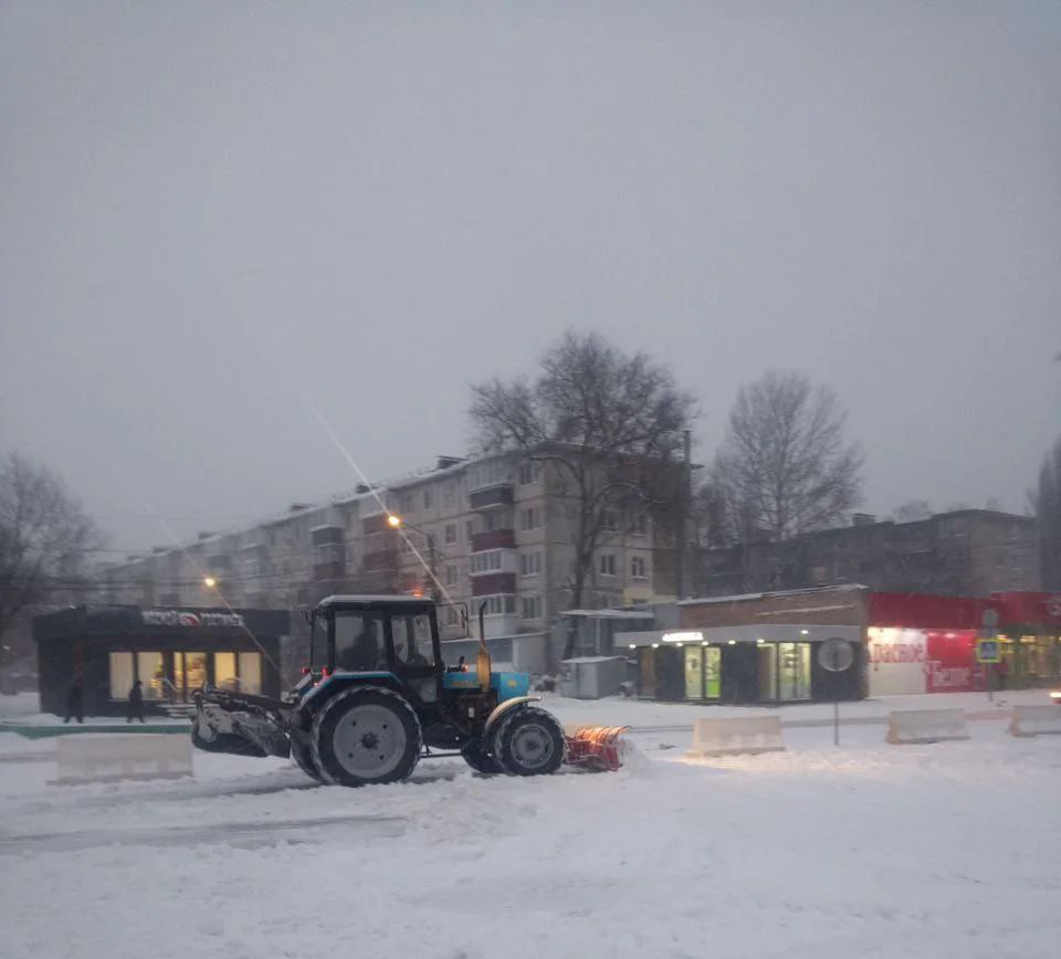 В Курске днем на расчистку дорог выйдут 75 единиц техники и 70 человек 
