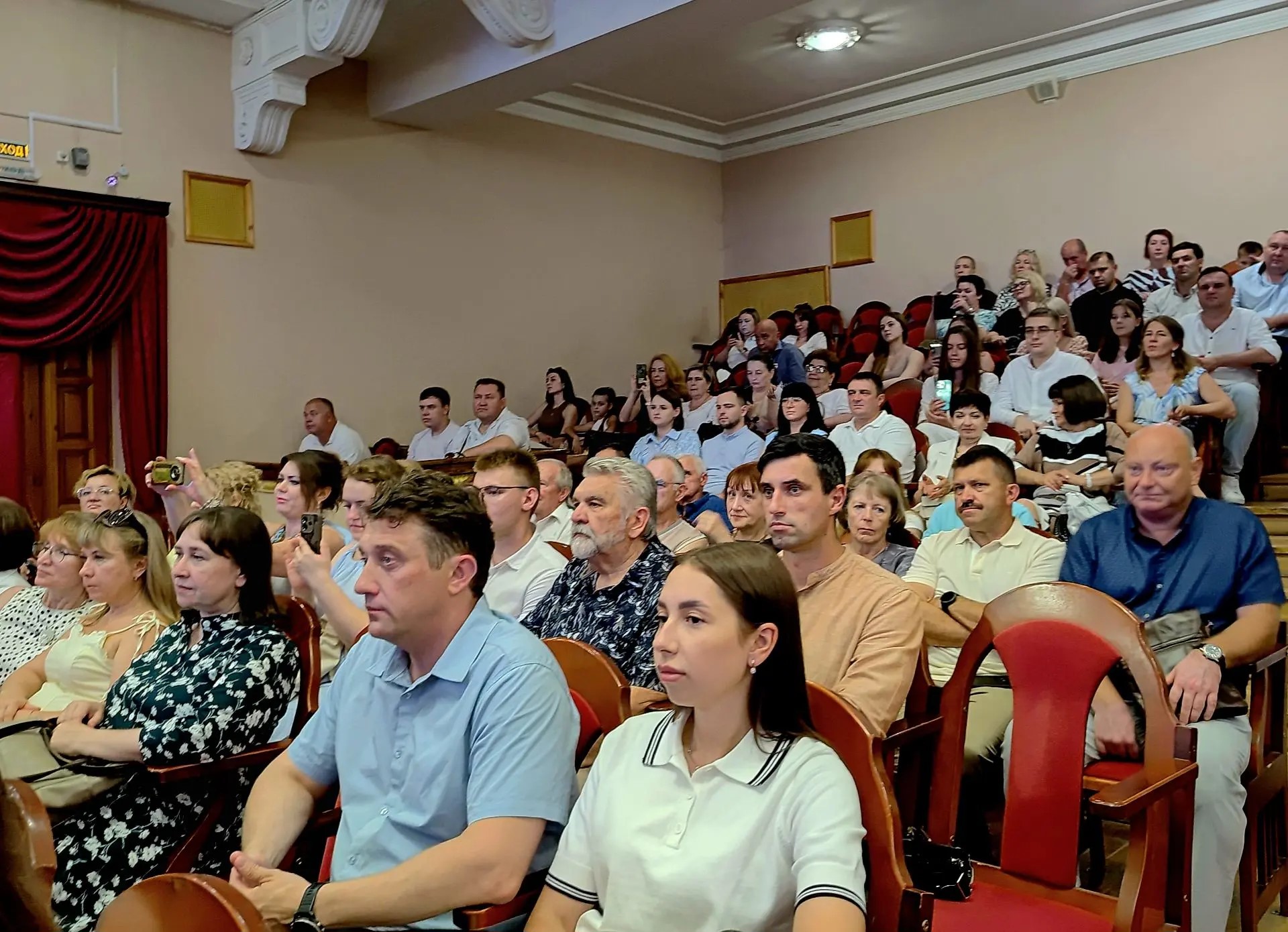 Куряне-строители принимали поздравления