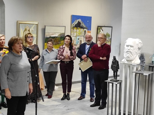 В Курске открылась выставка династии Бартеневых «7Я»