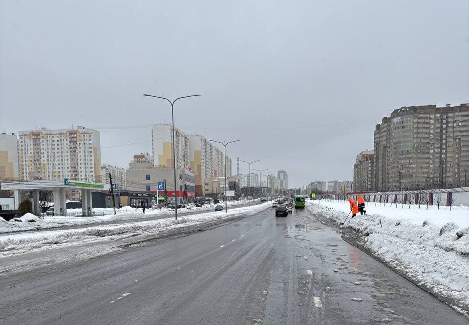 В Курске на проспектах Клыкова и Плевицкой устранили последствия непогоды