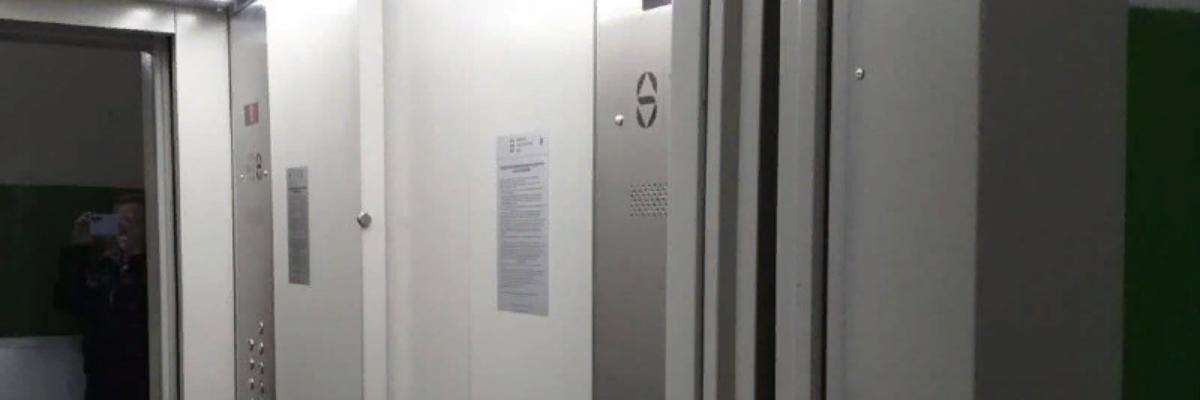 В Курске замена лифтового оборудования продолжится