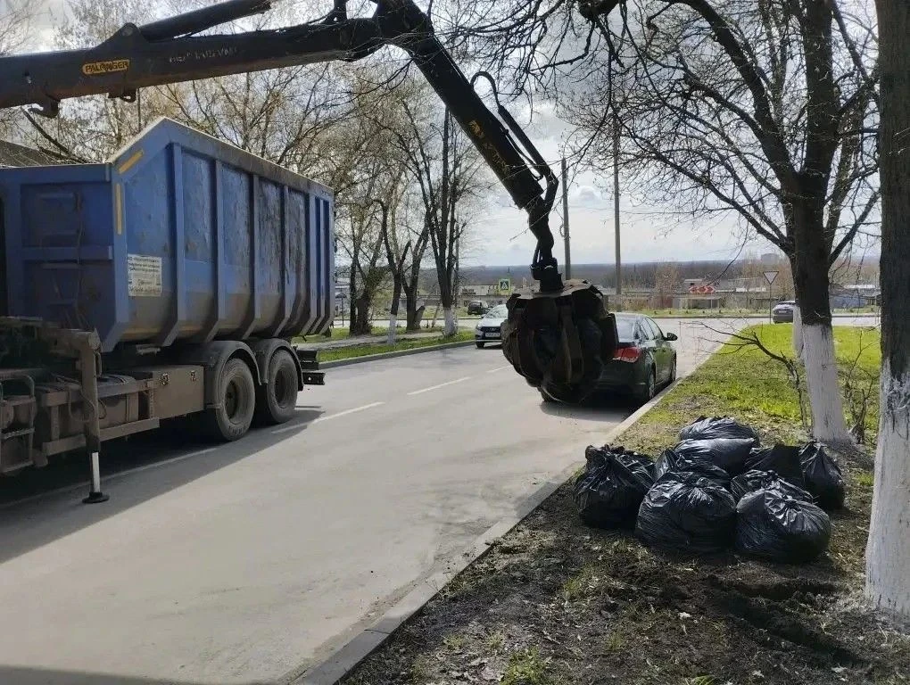 С шести курских улиц вывезли 24 кубометра мусора