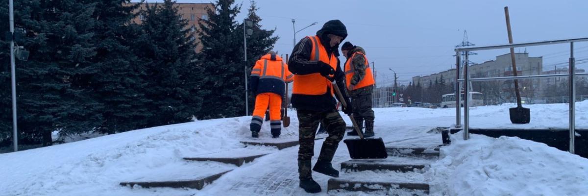 В Курске за сутки вывезли 2100 тонн снега