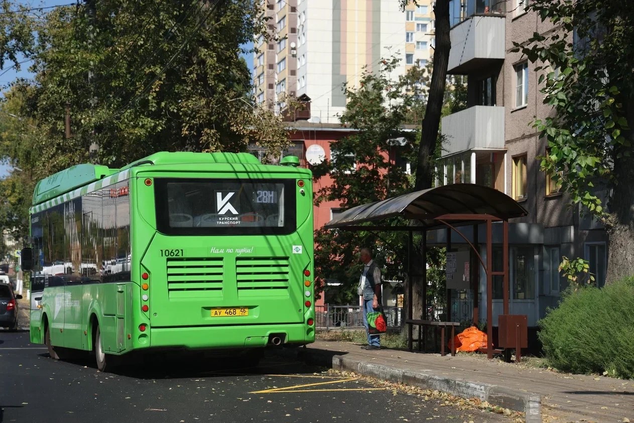 В Курске привели в порядок разбитые остановки