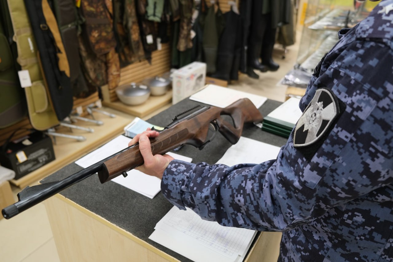 Курские росгвардейцы проверили за неделю 123 владельца оружия