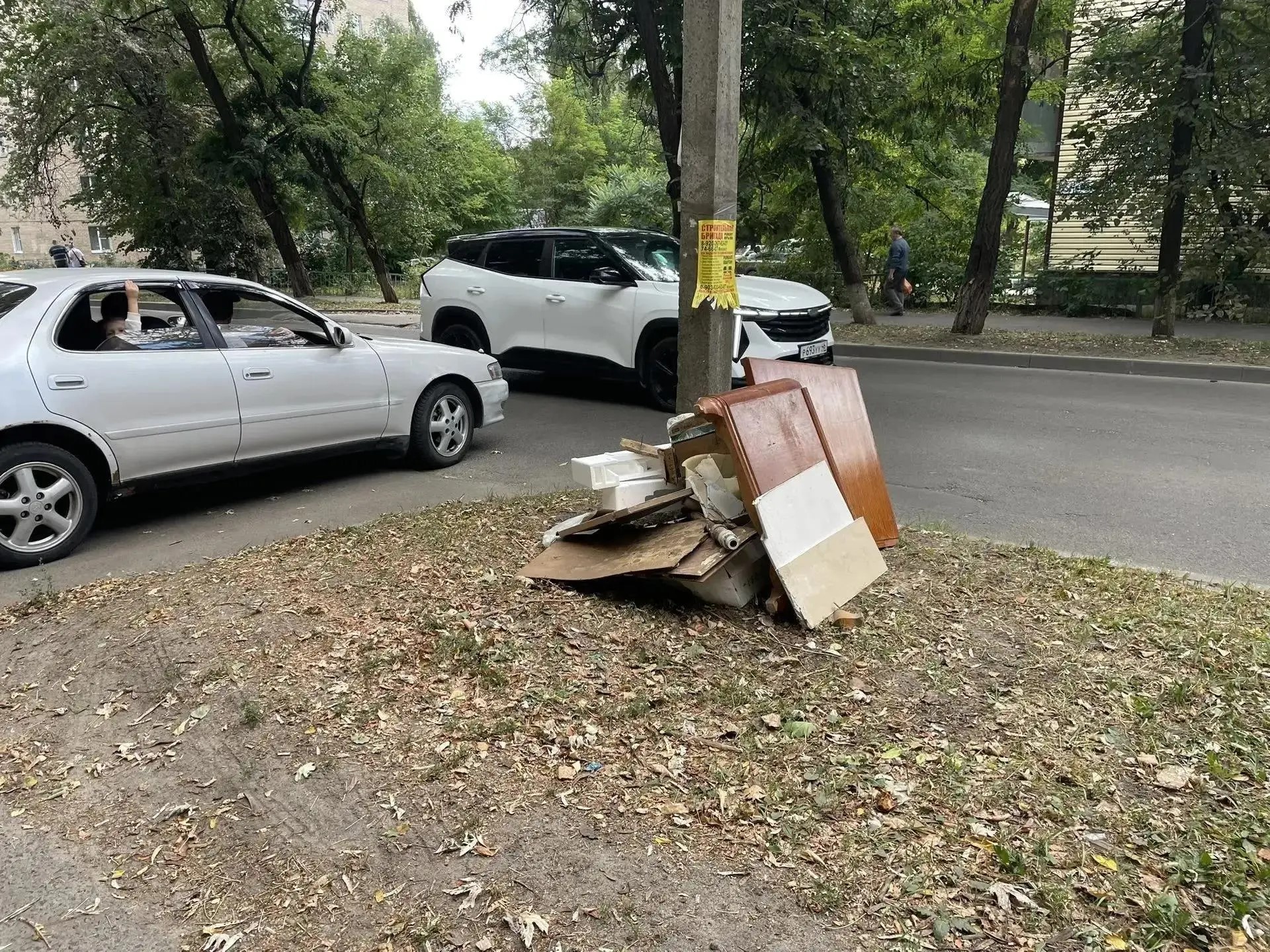 В Курске убрали около пяти кубометров мусора в районе улицы Ольшанского