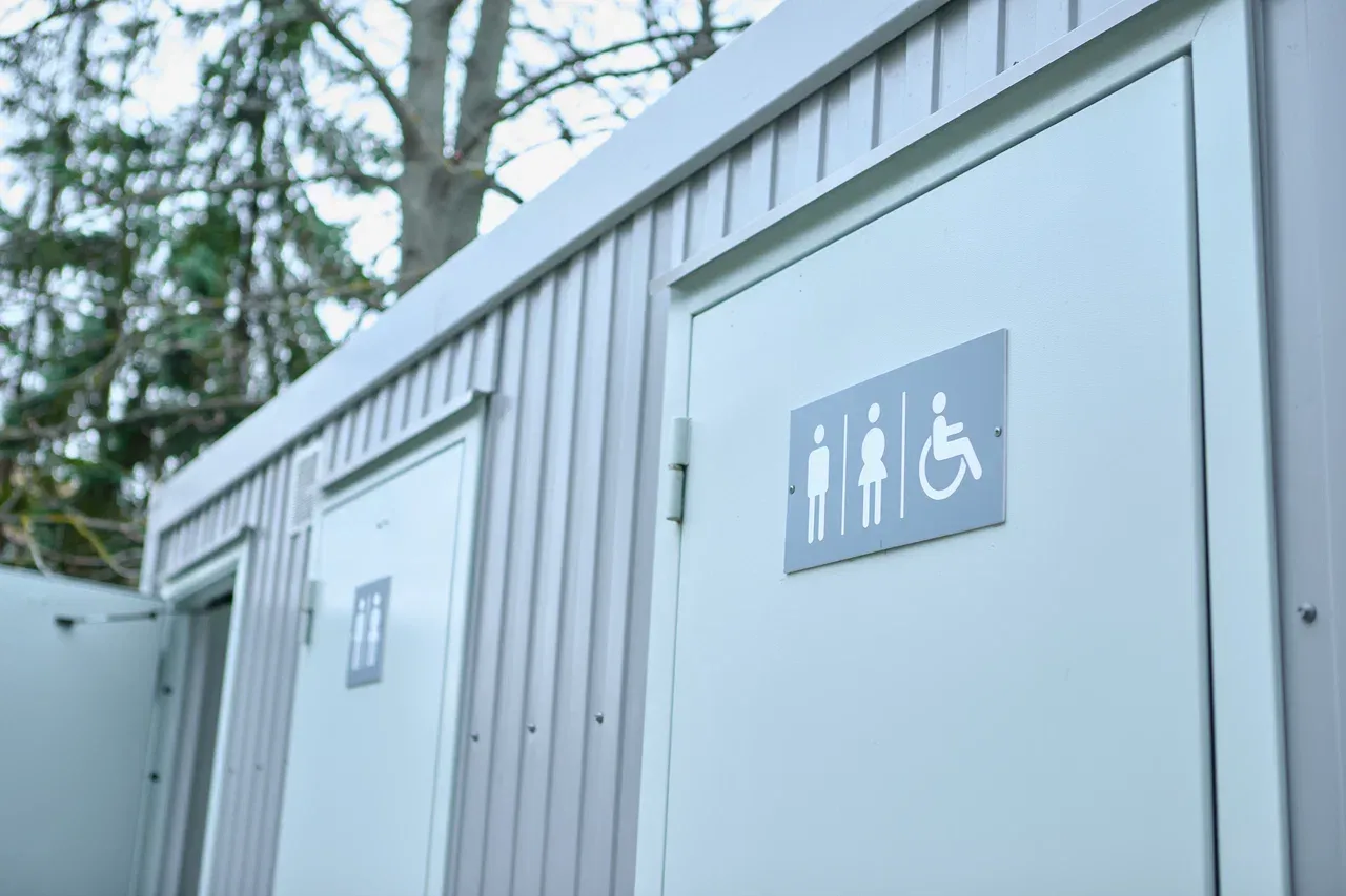 В Курске подготовили общественные туалеты к летнему сезону