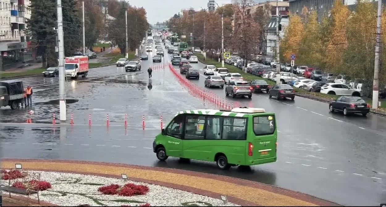 Курским водителям сообщили о недопустимости парковки и остановки на островках безопасности