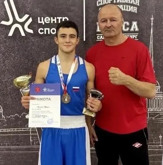 Курский боксер одержал четыре победы на Всероссийском турнире