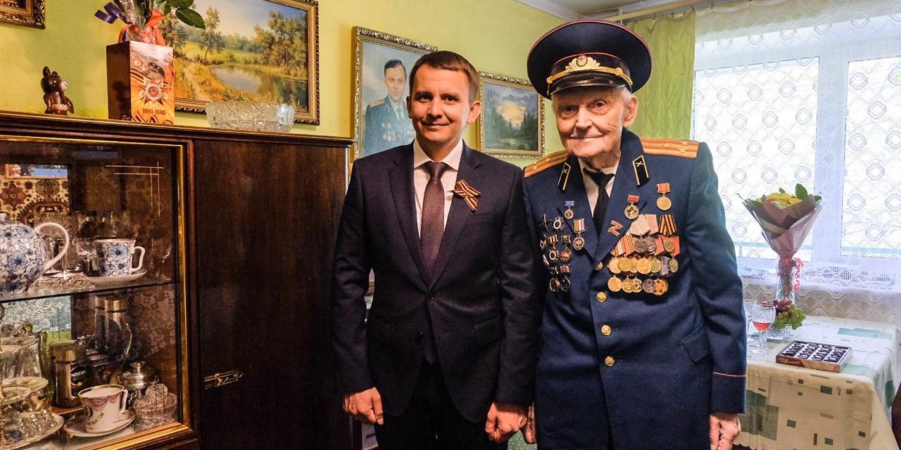 Мэр Курска Игорь Куцак поздравил ветеранов Великой Отечественной войны
