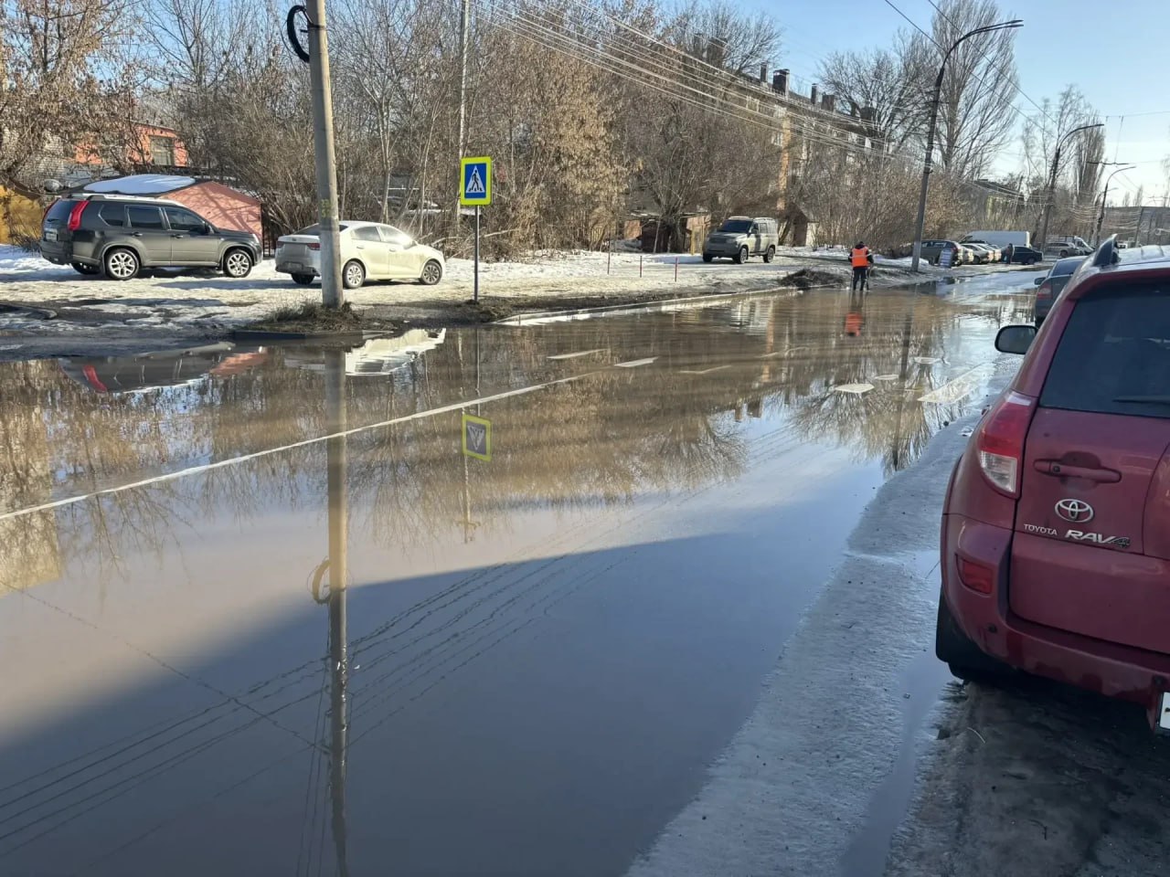 В Курске на подтопленных участках улиц Харьковской и Энергетиков ускорят откачку воды