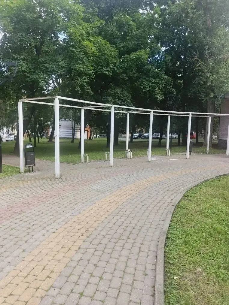  В Курске восстанавливают  малые архитектурные формы в филармоническом сквере