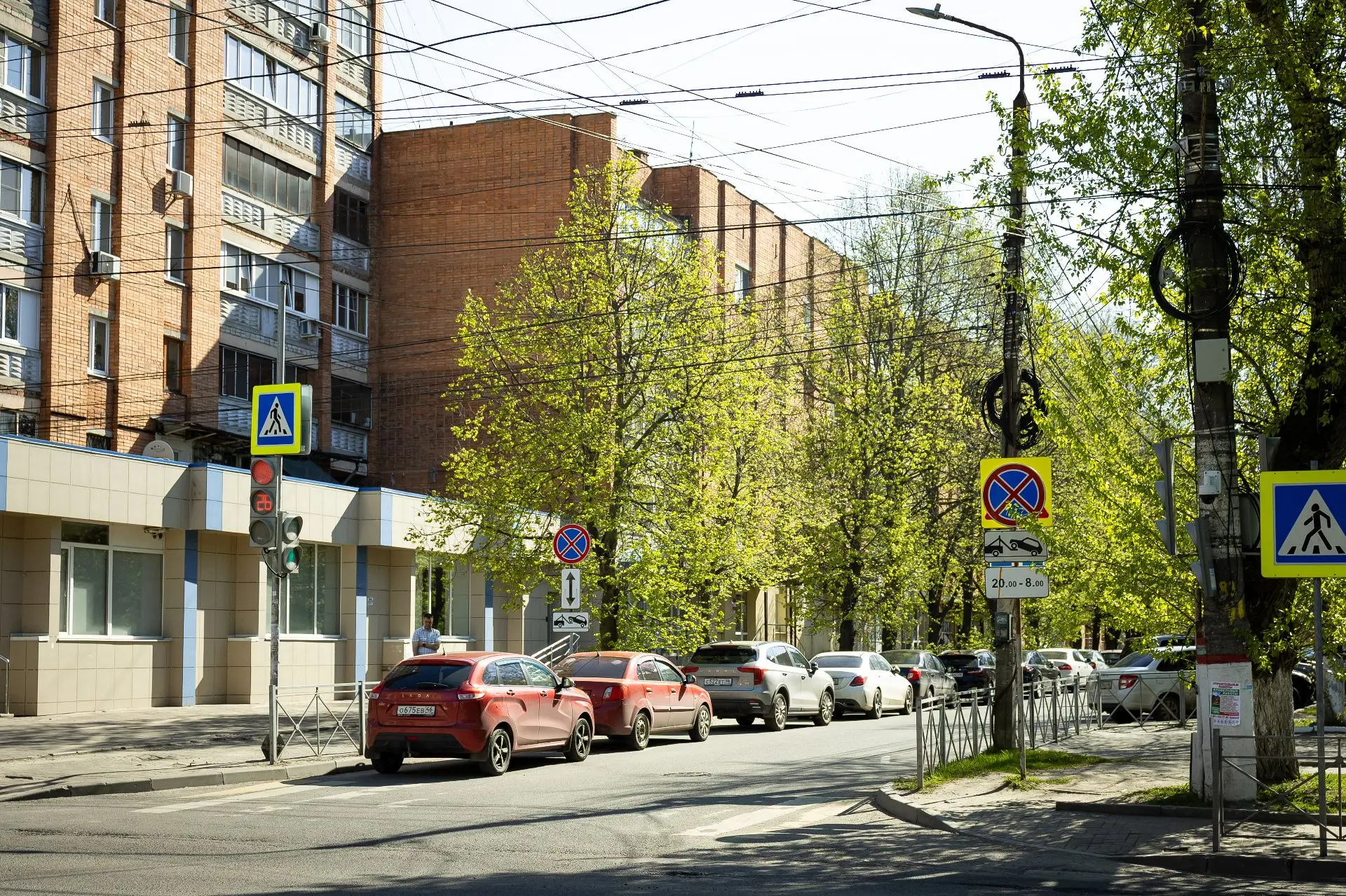 Глава Курска обошел улицу Радищева и зафиксировал систематические нарушения