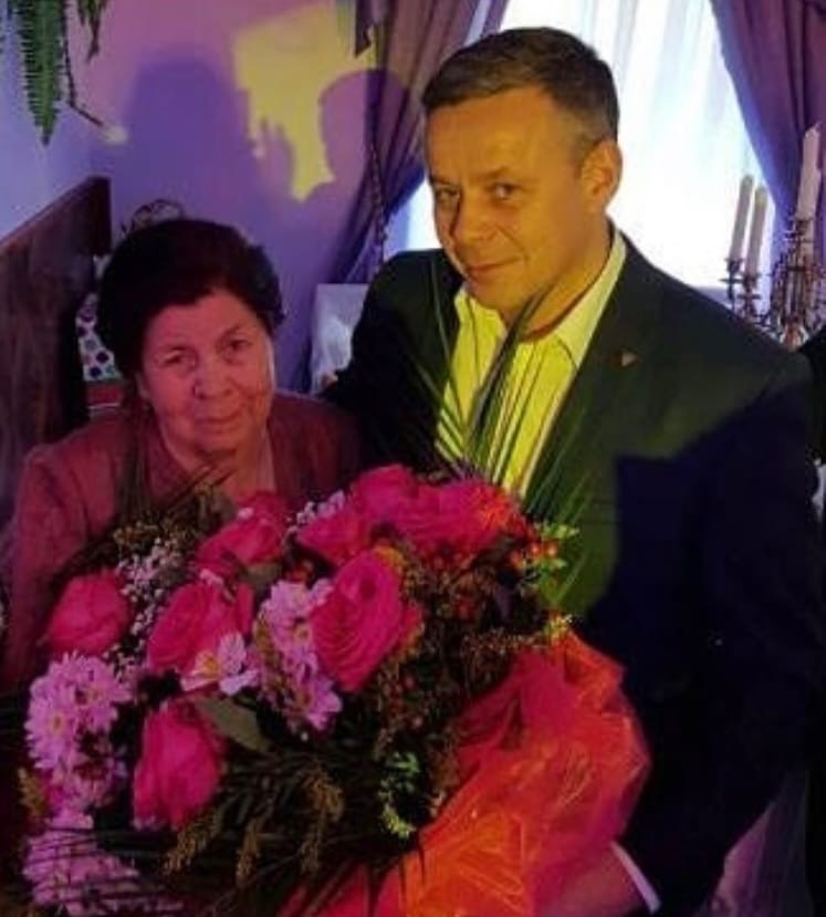 Глава Курска поздравил горожанок с Днем матери