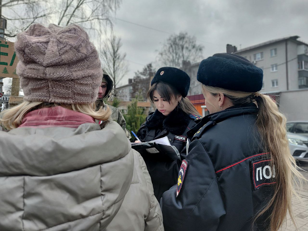 В Железнодорожном округе прошел рейд по елочным базарам