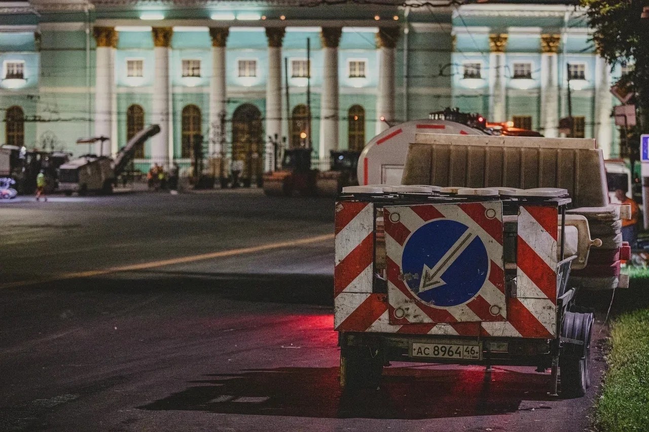 В Курске уложили новый асфальт на 13 улицах из 18 запланированных