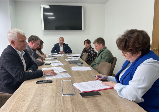 В Курской области министр физической культуры и спорта Алексей Петухов провёл рабочее совещание