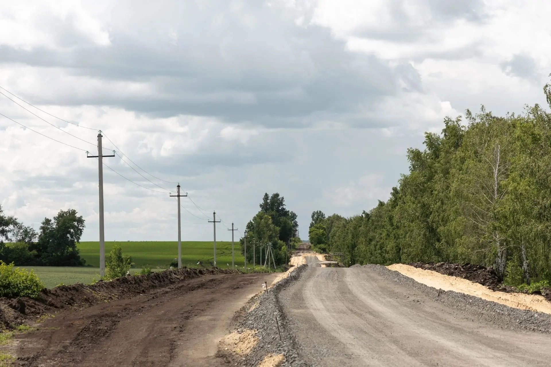 В Курской области продолжают строить новую трассу в селе Большие Бутырки
