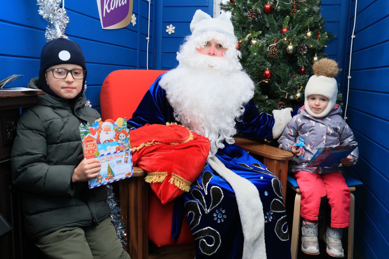 Курян приглашают посетить приемную Деда Мороза 