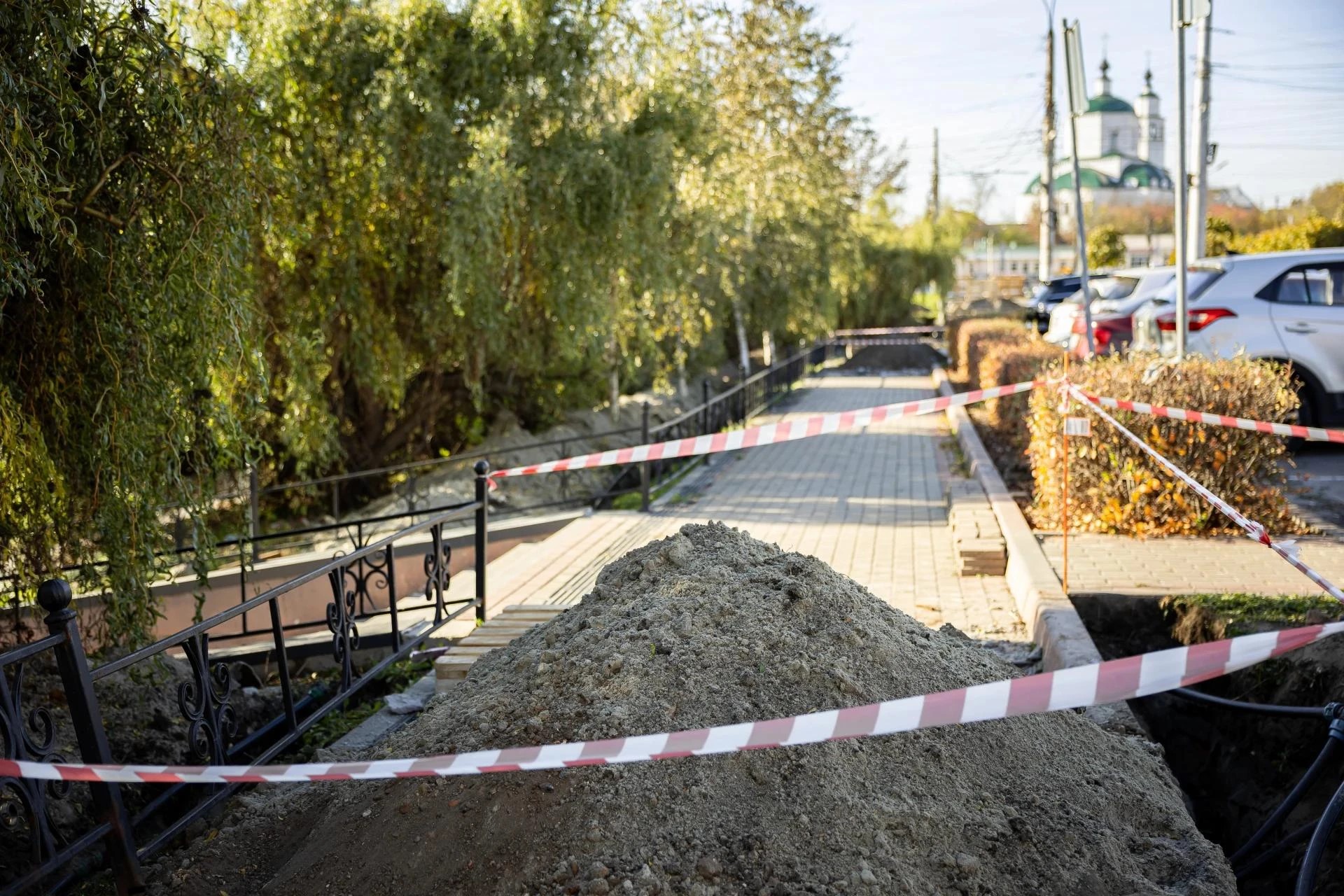 В Курске ремонтируют освещение в зоне отдыха «Утиный остров»