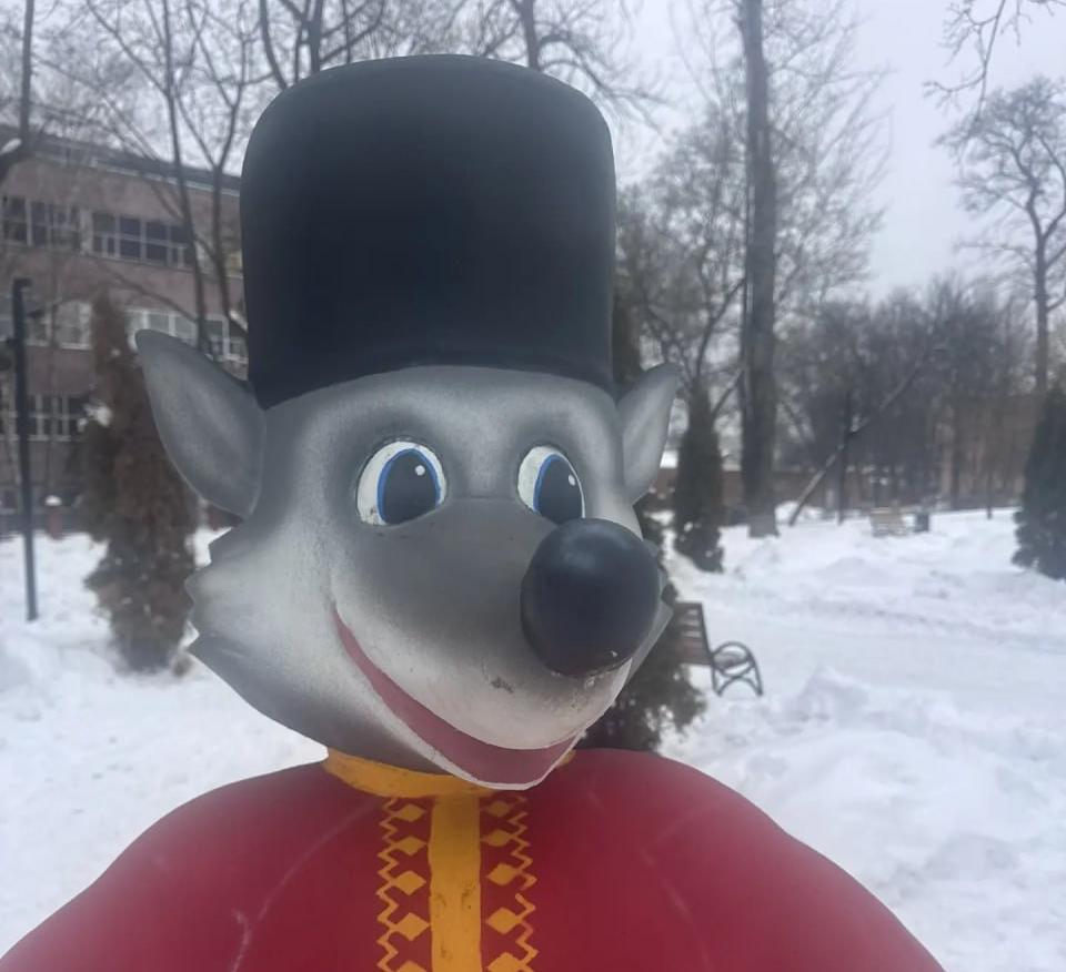 В Курске в парке Пионеров вандалы снова повредили Волка