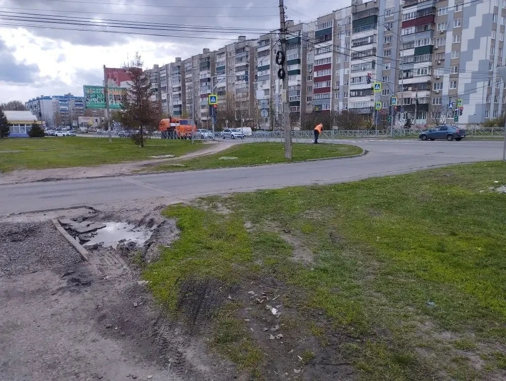 Жители Курска пожаловались на некачественный ремонт дорог и тротуаров