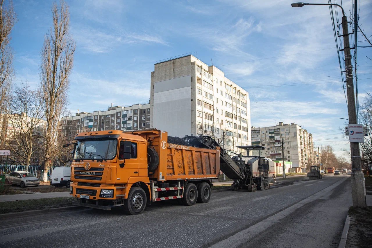 В Курске на улице Черняховского начали ремонтировать дорогу